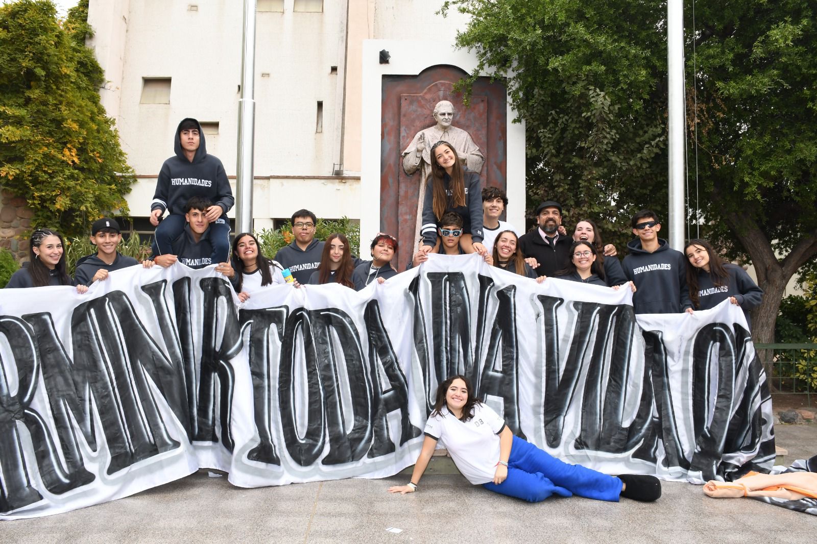 33dcb1ed-4f9b-4a59-a66e-380120633396 (1)